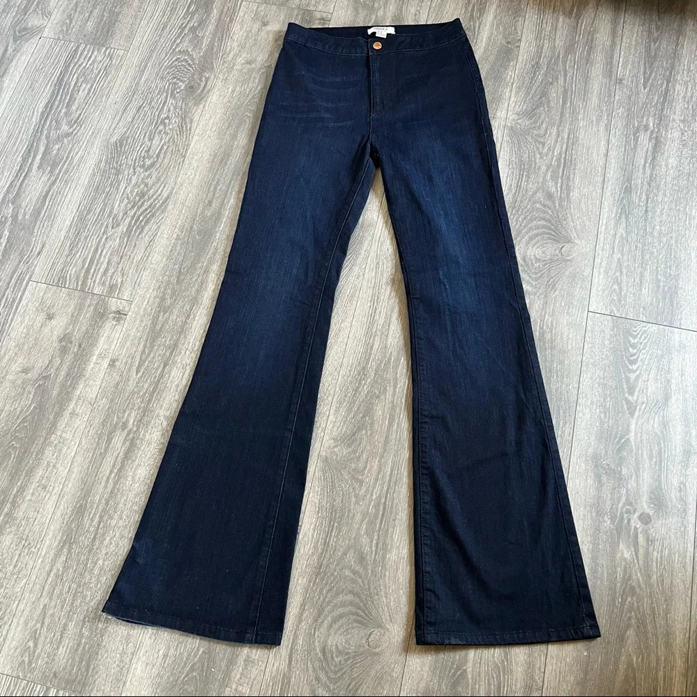Forever 21  boho hippie dark wash flared bell bottom jeans. Size 30